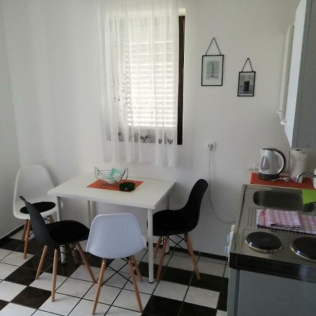 Apartmani Laura Трогир Экстерьер фото
