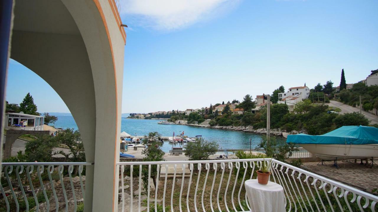 Apartmani Laura Трогир Экстерьер фото