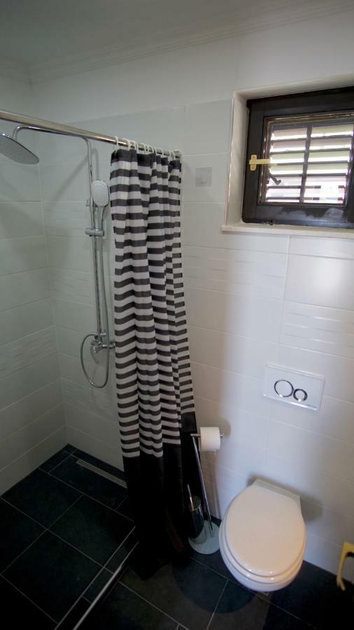 Apartmani Laura Трогир Экстерьер фото
