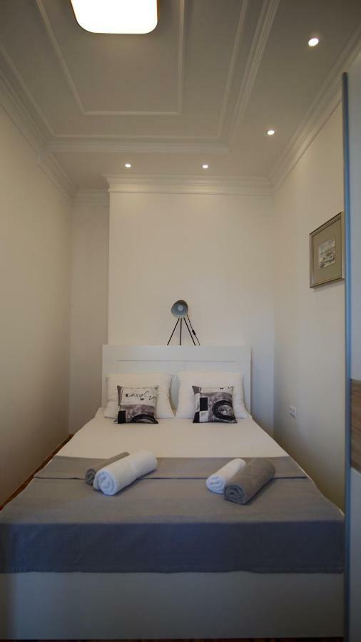 Apartmani Laura Трогир Экстерьер фото