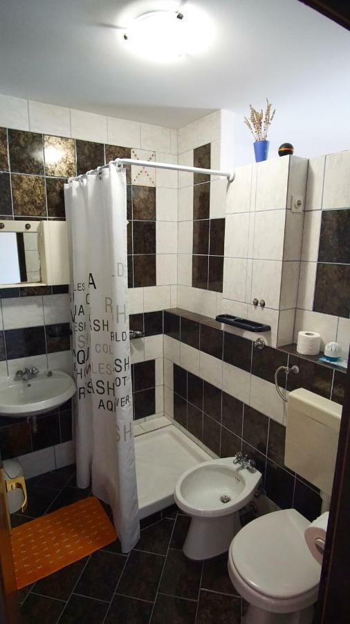Apartmani Laura Трогир Экстерьер фото