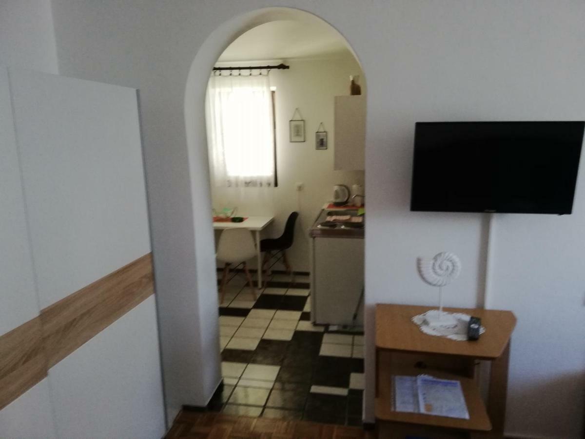 Apartmani Laura Трогир Экстерьер фото