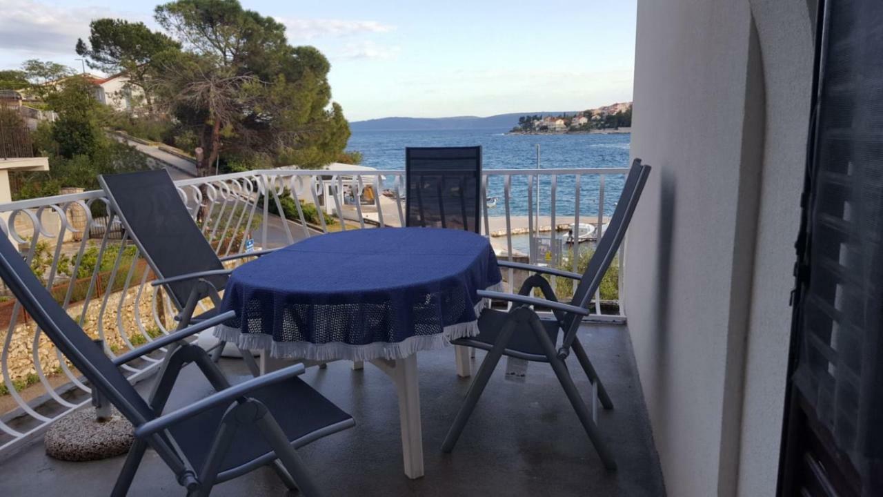 Apartmani Laura Трогир Экстерьер фото